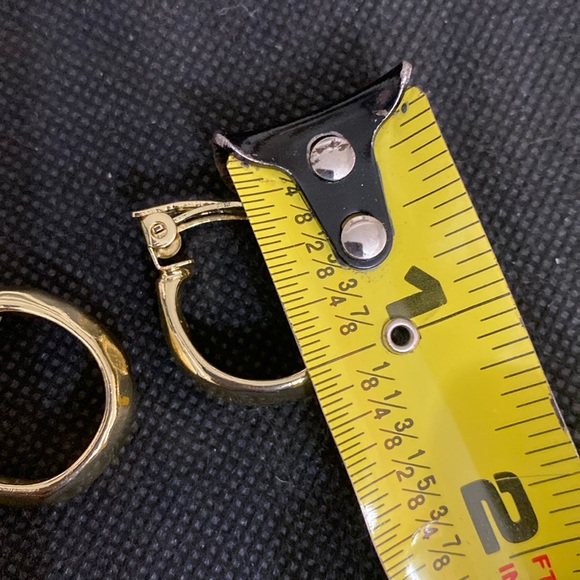 Vintage Clip on gold tone textured earrings - Picture 6 of 7